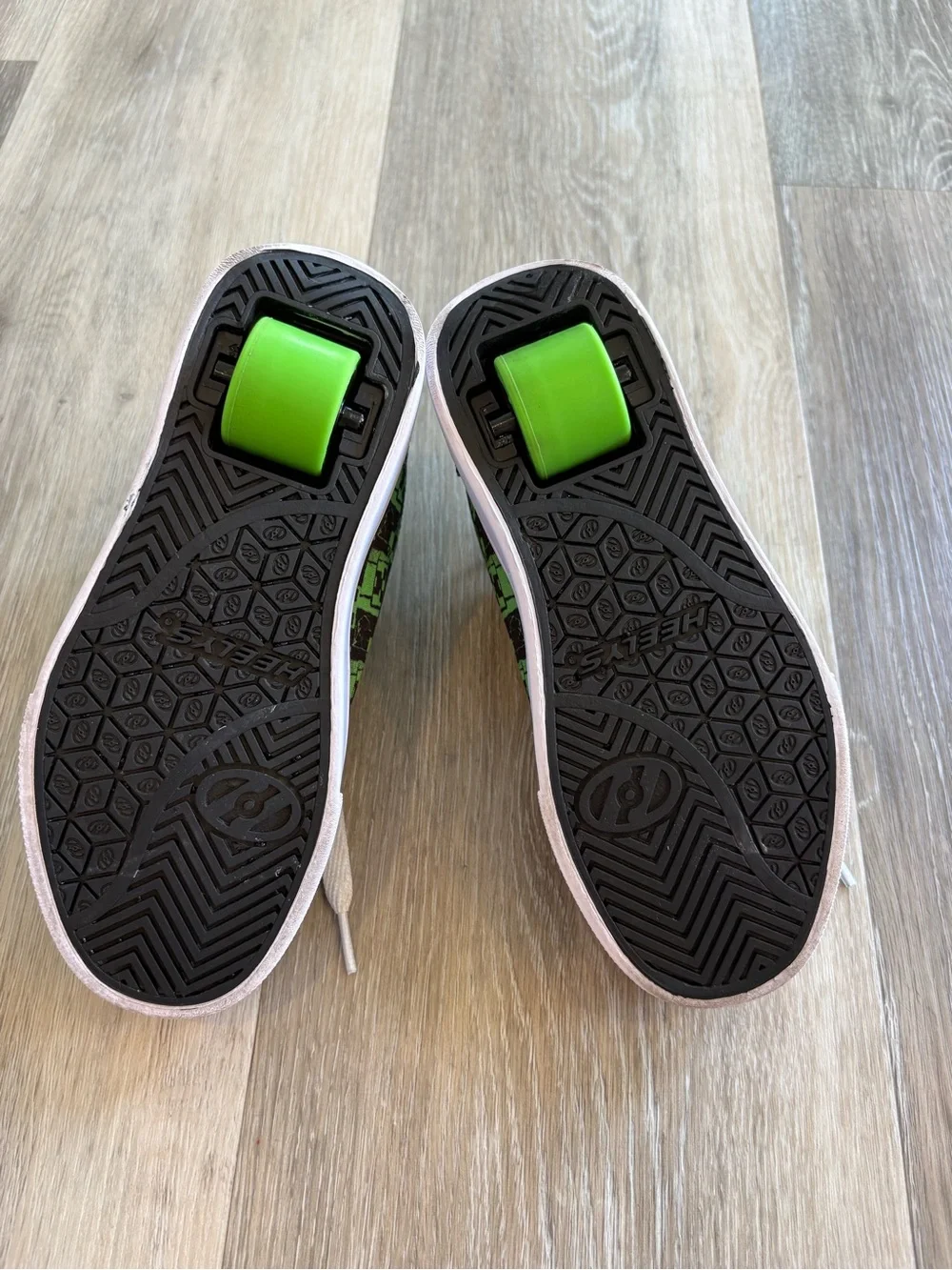 Heelys Kids' Minecraft Black & Green Skate Shoes size 13C NWOT